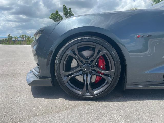 2023 Chevrolet Camaro - Image 41