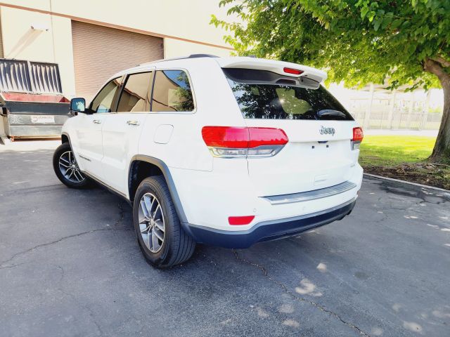 2017 Jeep Grand Cherokee - Image 6