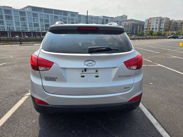 2011 Hyundai Tucson Gls Sport Utility 4d - Image 9