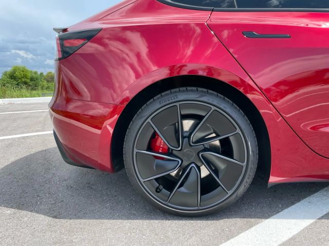 2024 Tesla Model 3 - Image 13