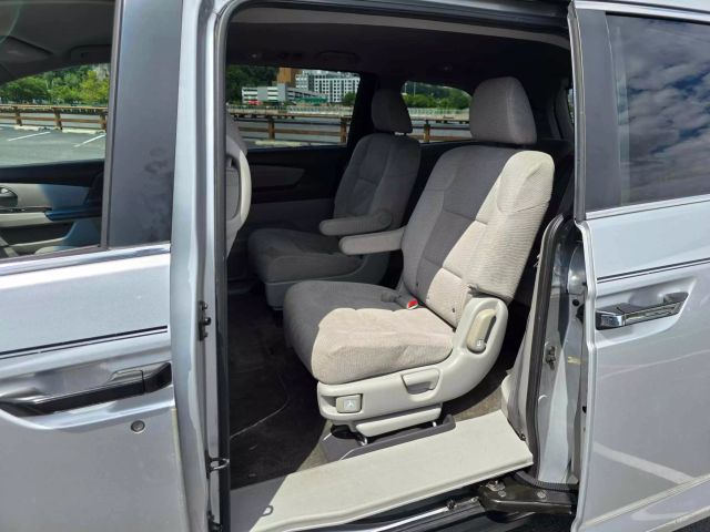 2012 Honda Odyssey Lx Minivan 4d - Image 16