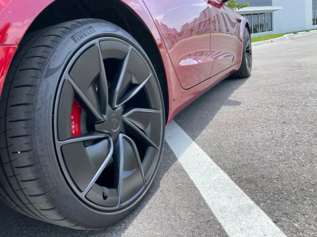2024 Tesla Model 3 - Image 18