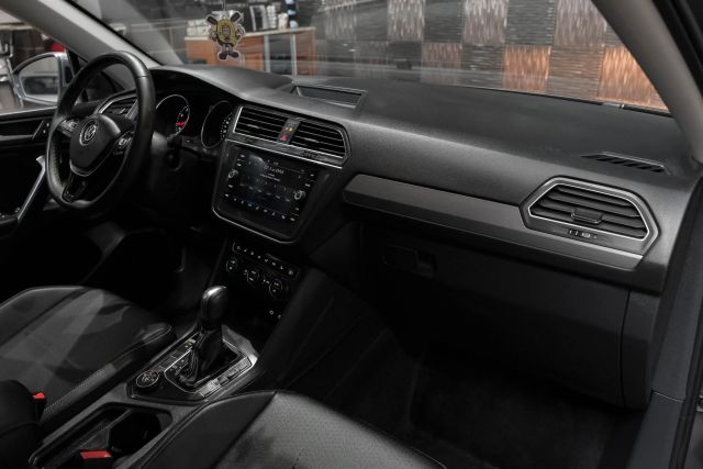 2021 Volkswagen Tiguan Se 4motion Sport Utility 4d - Image 10