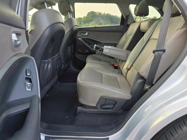 2017 Hyundai Santa Fe Se Ultimate Sport Utility 4d - Image 13