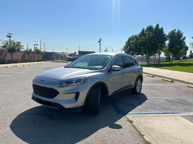 2021 Ford Escape SE photo 2