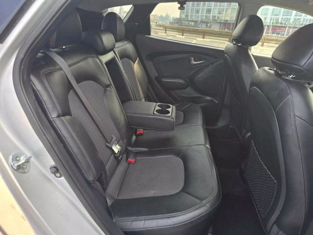 2011 Hyundai Tucson Gls Sport Utility 4d - Image 17