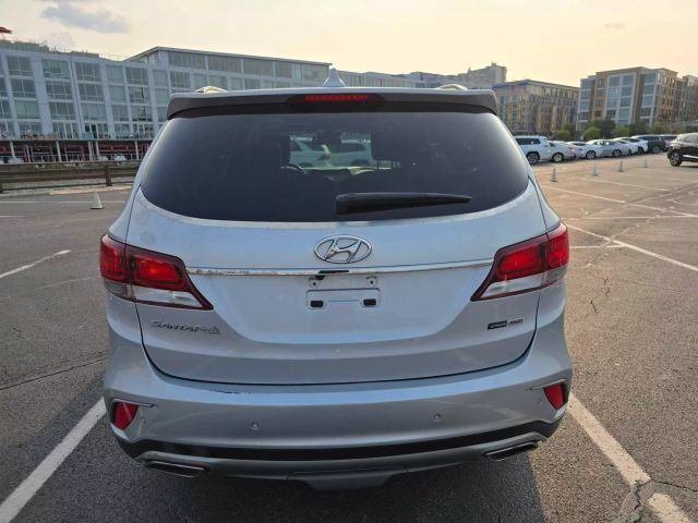 2017 Hyundai Santa Fe Se Ultimate Sport Utility 4d - Image 9