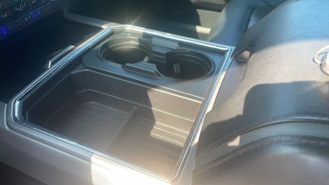 2019 Ford F250 Super Duty Crew Cab - Image 31