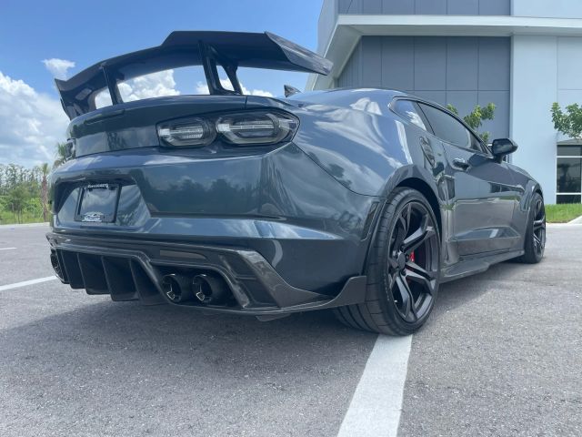 2023 Chevrolet Camaro - Image 15