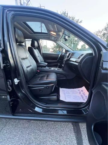 2012 Jeep Grand Cherokee Laredo Sport Utility 4d - Image 12