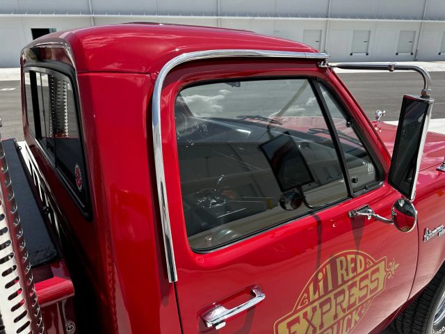 1979 Dodge Tradesman - Image 30