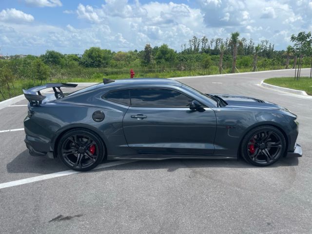 2023 Chevrolet Camaro - Image 8