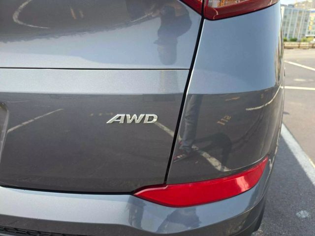 2017 Hyundai Tucson Se Sport Utility 4d - Image 35