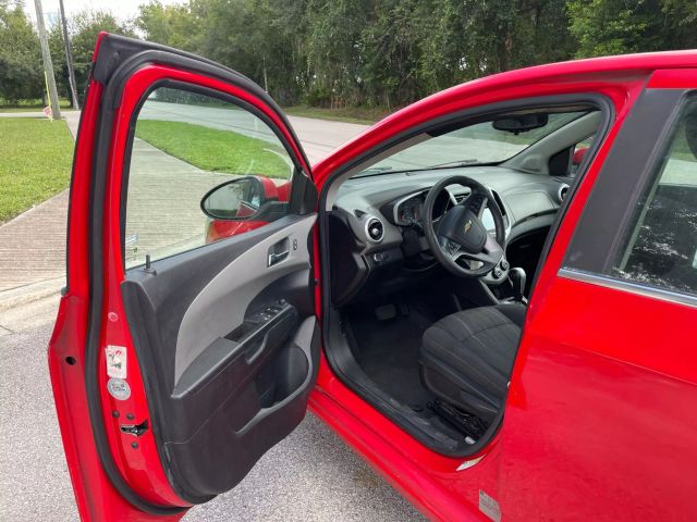 2017 Chevrolet Sonic - Image 6