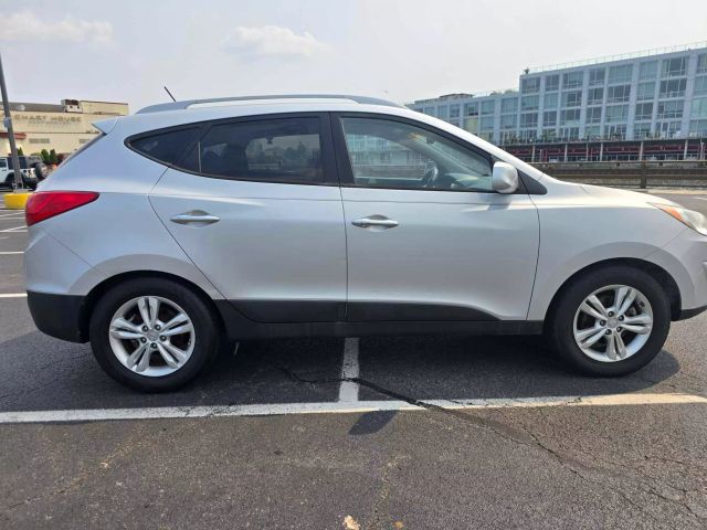 2011 Hyundai Tucson Gls Sport Utility 4d - Image 7