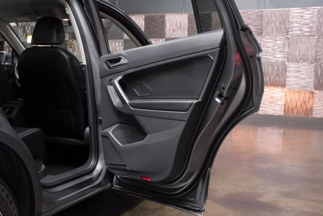 2021 Volkswagen Tiguan Se 4motion Sport Utility 4d - Image 46
