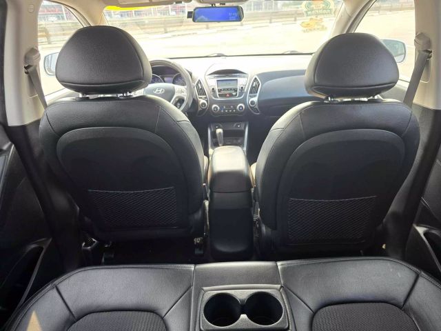 2011 Hyundai Tucson Gls Sport Utility 4d - Image 19