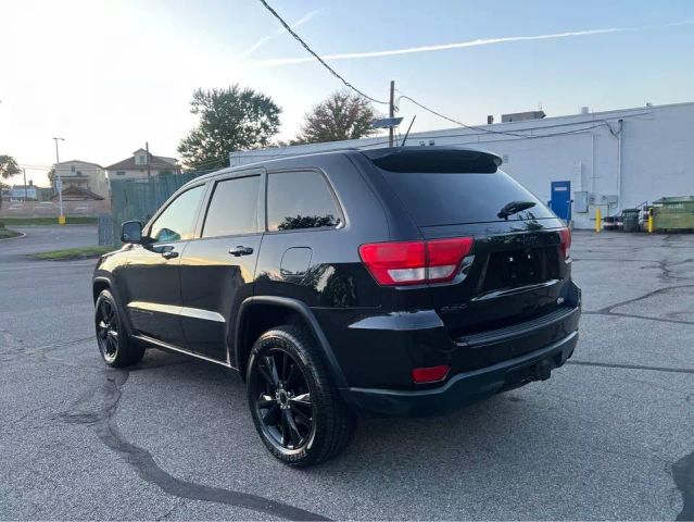 2012 Jeep Grand Cherokee Laredo Sport Utility 4d - Image 5