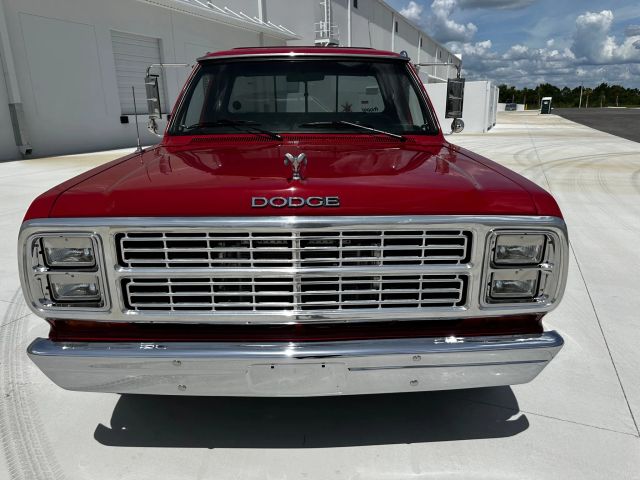 1979 Dodge Tradesman - Image 10