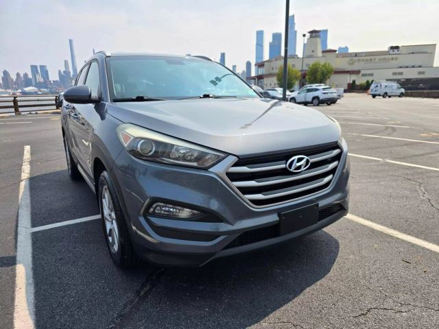 2017 Hyundai Tucson Se Sport Utility 4d - Image 1