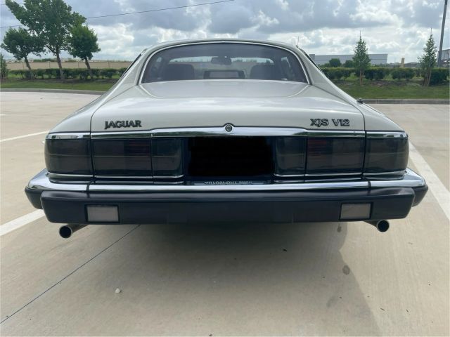 1992 Jaguar Xj - Image 20
