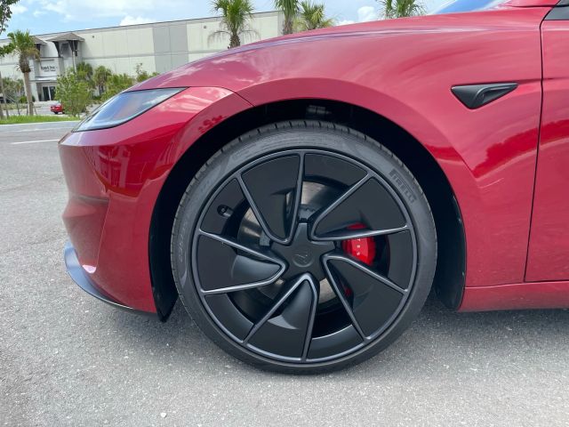 2024 Tesla Model 3 - Image 37