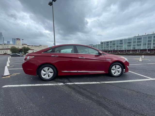 2015 Hyundai Sonata Hybrid Sedan 4d - Image 9