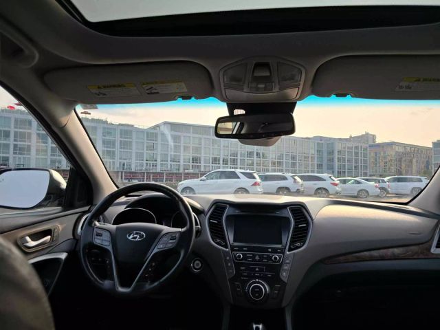 2017 Hyundai Santa Fe Se Ultimate Sport Utility 4d - Image 19