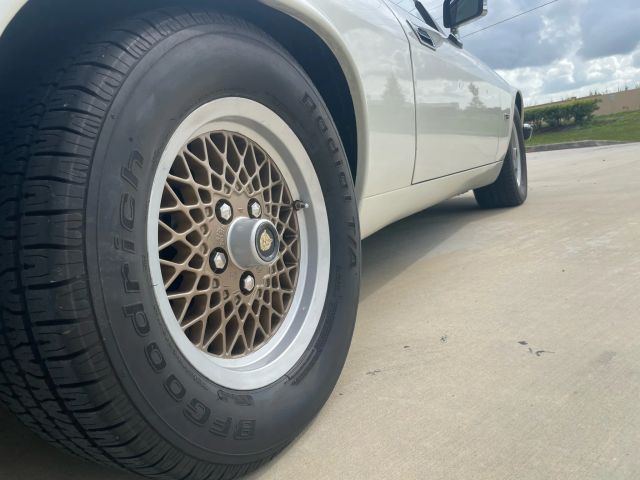 1992 Jaguar Xj - Image 18