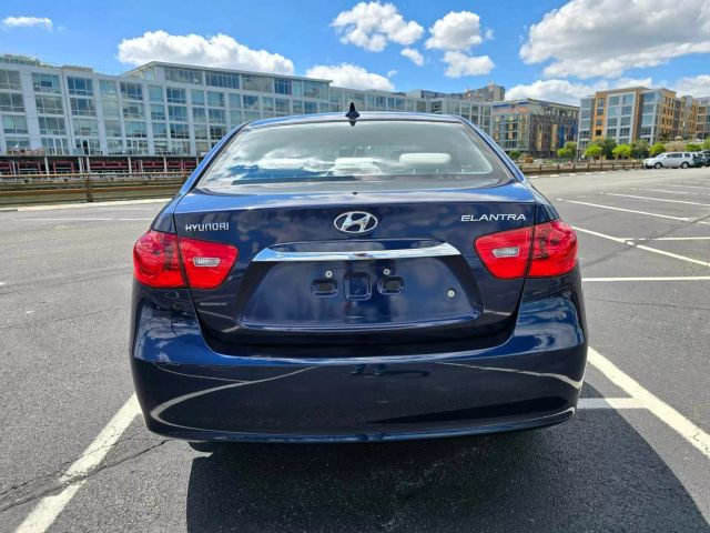 2010 Hyundai Elantra Gls Sedan 4d - Image 10