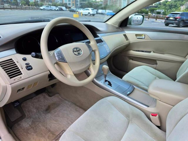2010 Toyota Avalon Xls Sedan 4d - Image 19