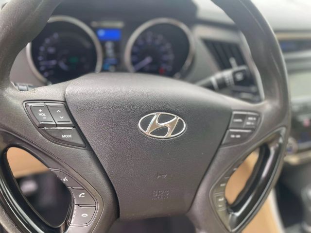 2015 Hyundai Sonata Hybrid Sedan 4d - Image 23