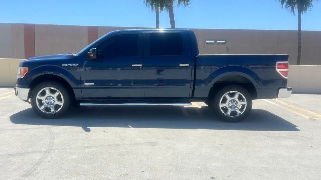 2013 Ford F150 Supercrew Cab - Image 4