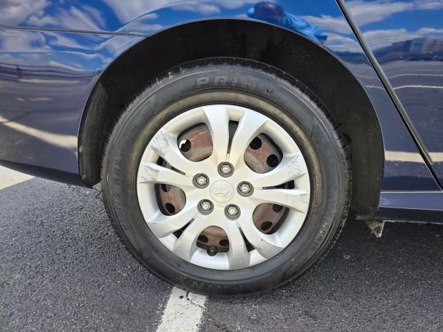 2010 Hyundai Elantra Gls Sedan 4d - Image 30