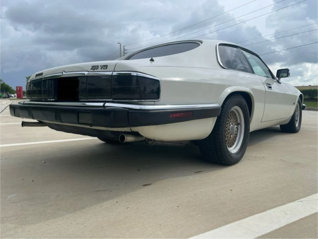 1992 Jaguar Xj - Image 14