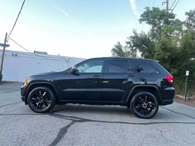 2012 Jeep Grand Cherokee Laredo Sport Utility 4d - Image 6