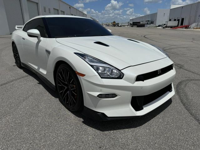 2024 Nissan Gt-r - Image 2