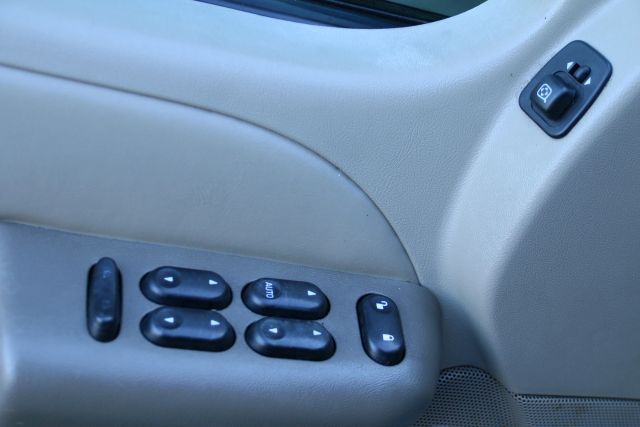 2004 Ford Explorer Sport Trac - Image 14