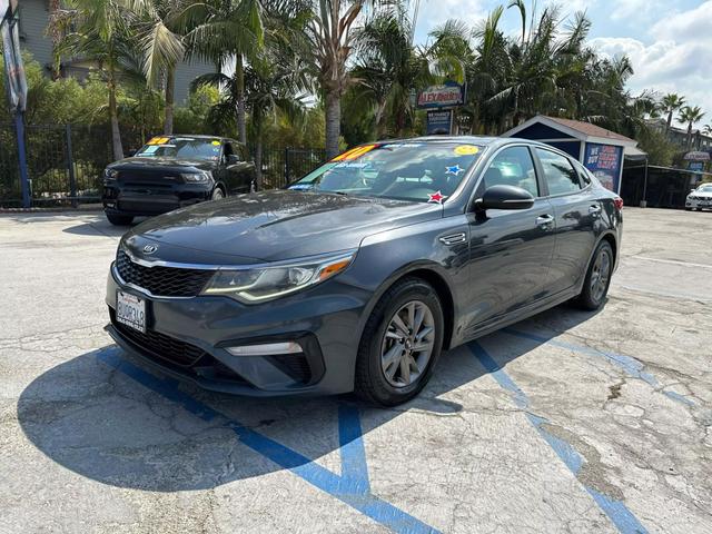 2020 Kia Optima LX photo 3