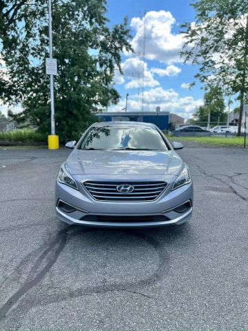 2017 Hyundai Sonata Sedan 4d - Image 3