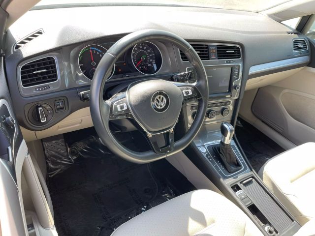 2016 Volkswagen E-golf - Image 29