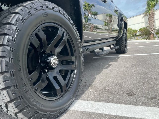 2015 Chevrolet Silverado 1500 Crew Cab - Image 42