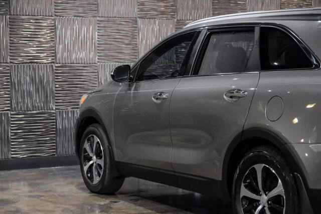 2016 Kia Sorento Ex Sport Utility 4d - Image 12