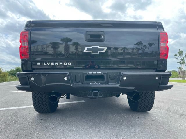 2015 Chevrolet Silverado 1500 Crew Cab - Image 20