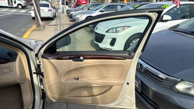 2011 BUICK LUCERNE SEDAN V6, FLEX FUEL, 3.9 LITER CXL SEDAN 4D