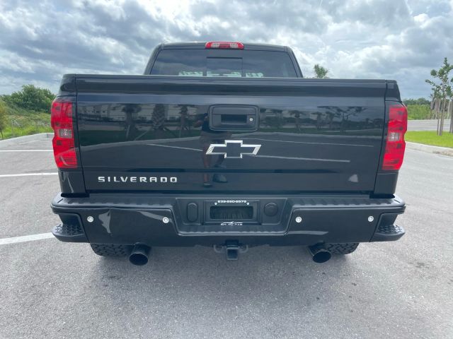 2015 Chevrolet Silverado 1500 Crew Cab - Image 21