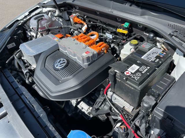 2016 Volkswagen E-golf - Image 13