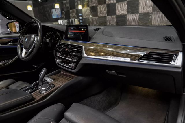 2018 Bmw 5 Series 530e Xdrive Iperformance Sedan 4d - Image 11