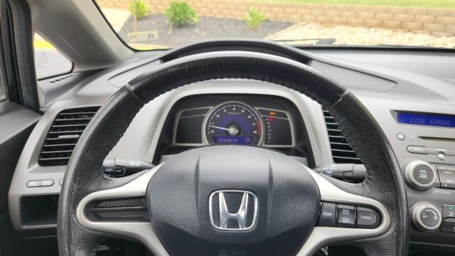 2010 Honda Civic - Image 20