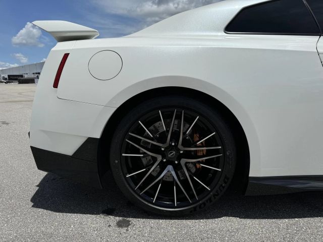 2024 Nissan Gt-r - Image 10
